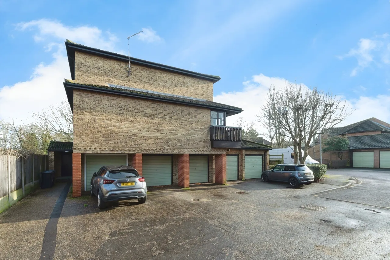 Courtney Park Road, Langdon Hills, Basildon, Essex, SS16, photo 17