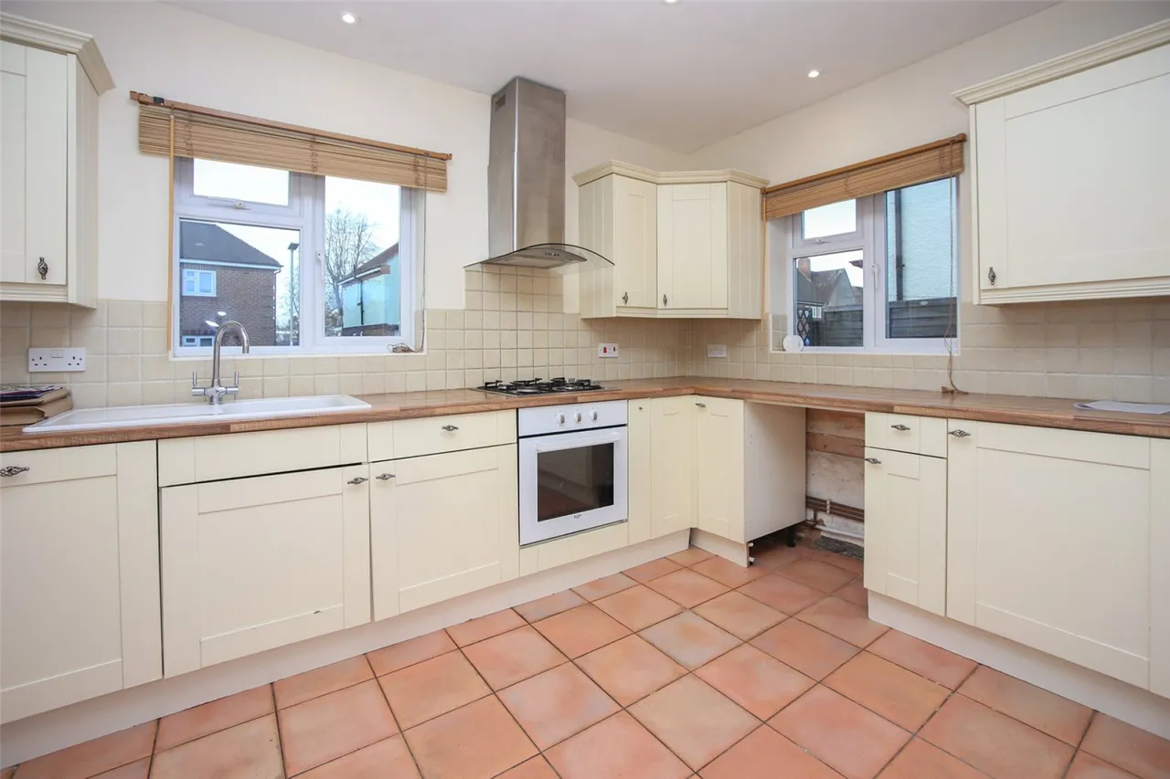 2 bed house to rent, Cheltenham, GL52