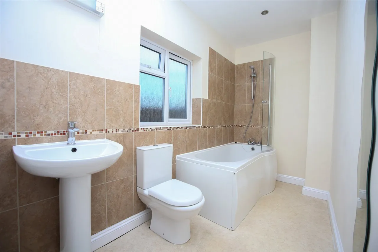 Cheltenham, GL52, photo 9