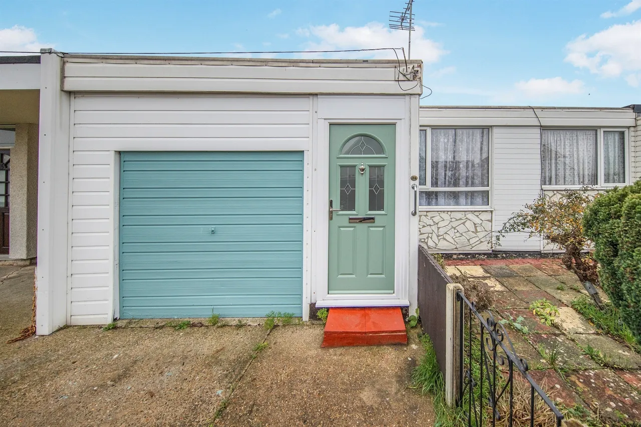Yew Way, Jaywick, CLACTON-ON-SEA, photo 11