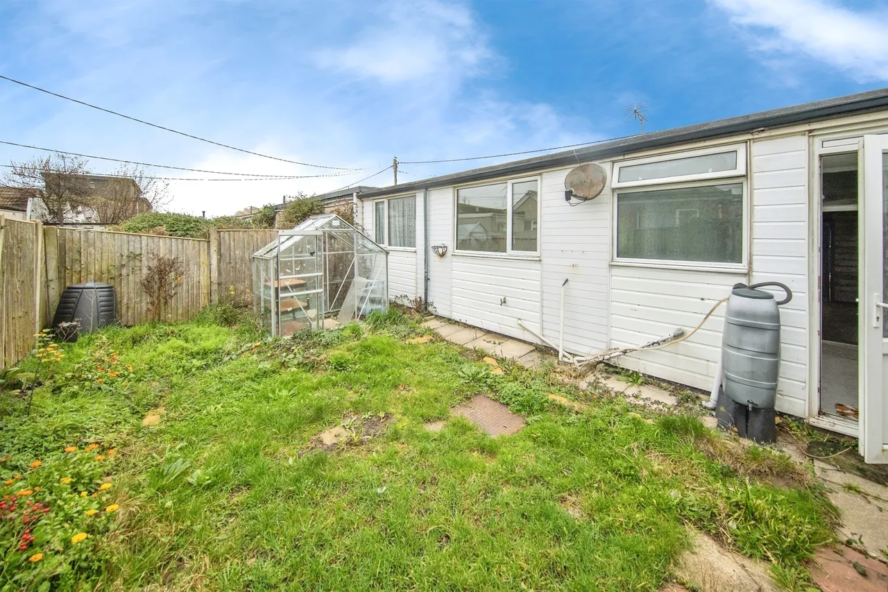 Yew Way, Jaywick, CLACTON-ON-SEA, photo 9