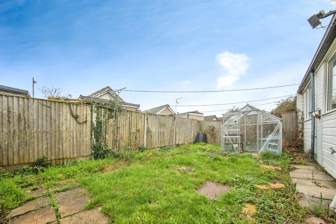 Yew Way, Jaywick, CLACTON-ON-SEA, photo 10