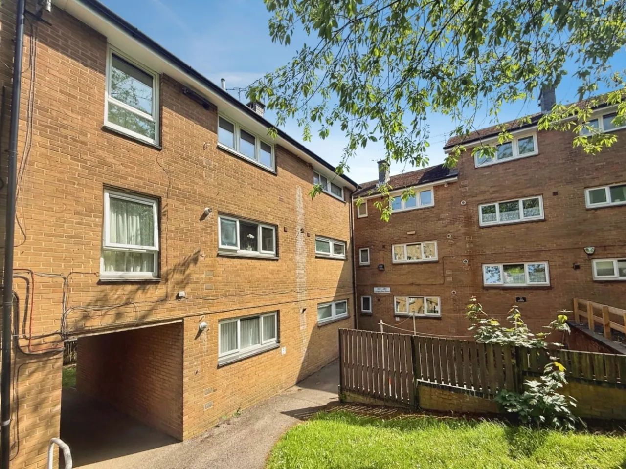2 bed flat to rent — Longley Hall Road, Sheffield