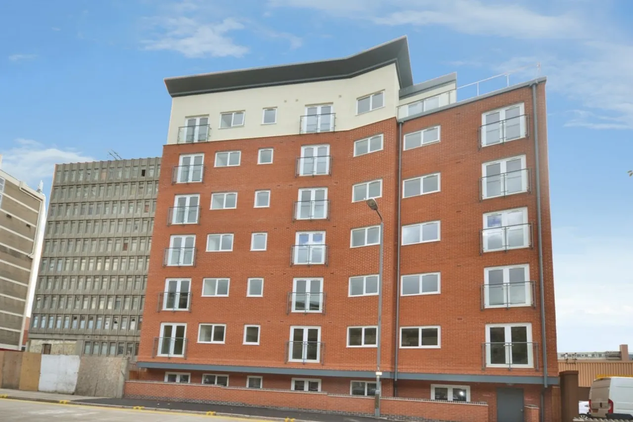 2 bed flat for sale, Lee Street, LE1