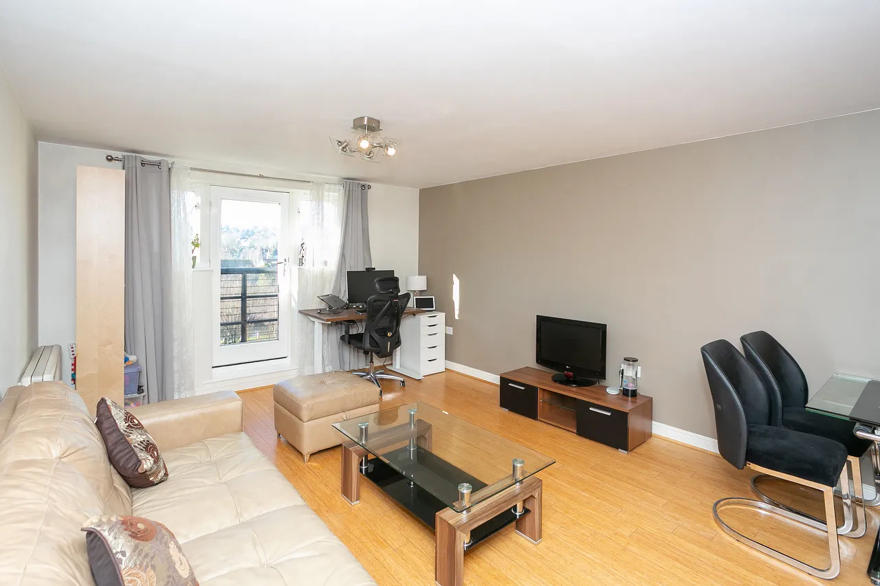 2 bed flat to rent, Kings Langley, WD4