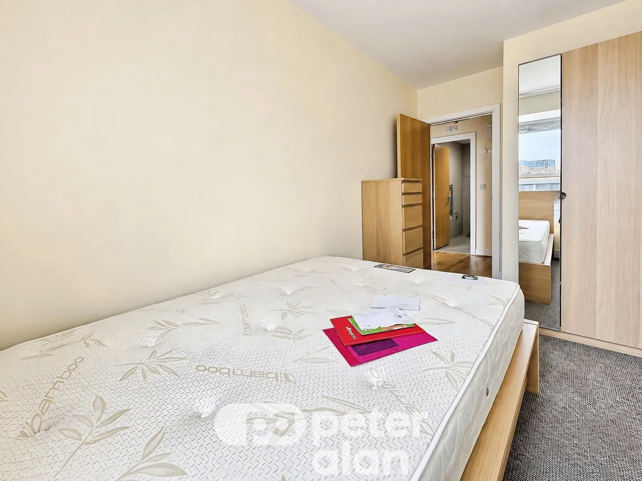 Churchill Villas Cardiff, CF10, photo 12