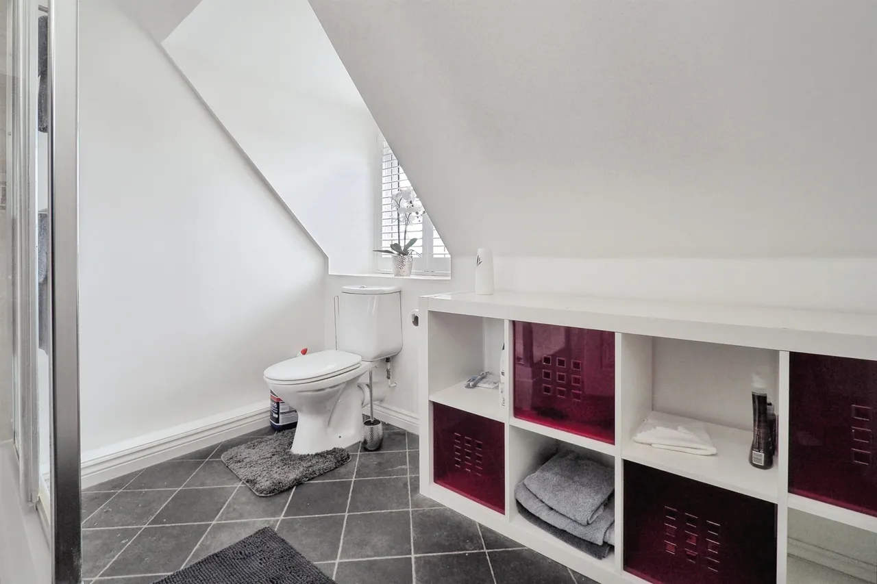 Holloway Close, Amesbury, SP4, photo 17