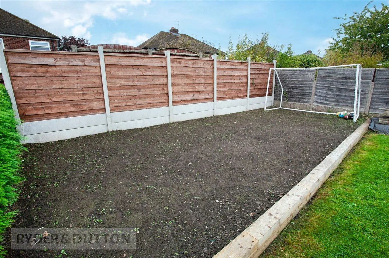 Broomfield Crescent, Middleton, M24, photo 23