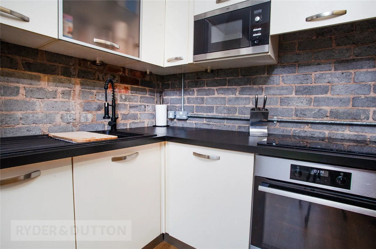 Broomfield Crescent, Middleton, M24, photo 11