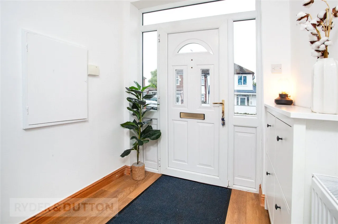 Broomfield Crescent, Middleton, M24, photo 5