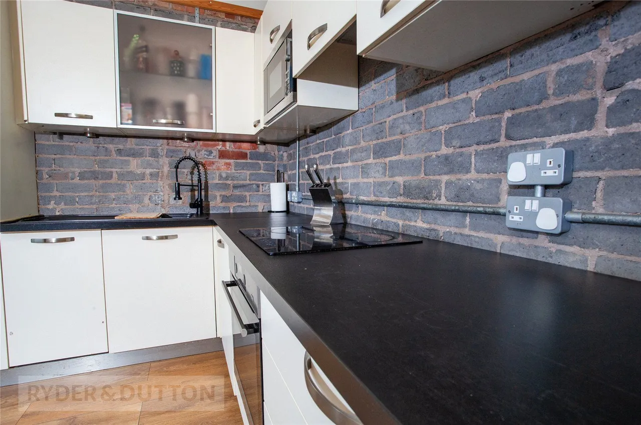 Broomfield Crescent, Middleton, M24, photo 13
