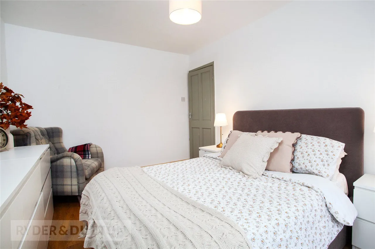 Broomfield Crescent, Middleton, M24, photo 15