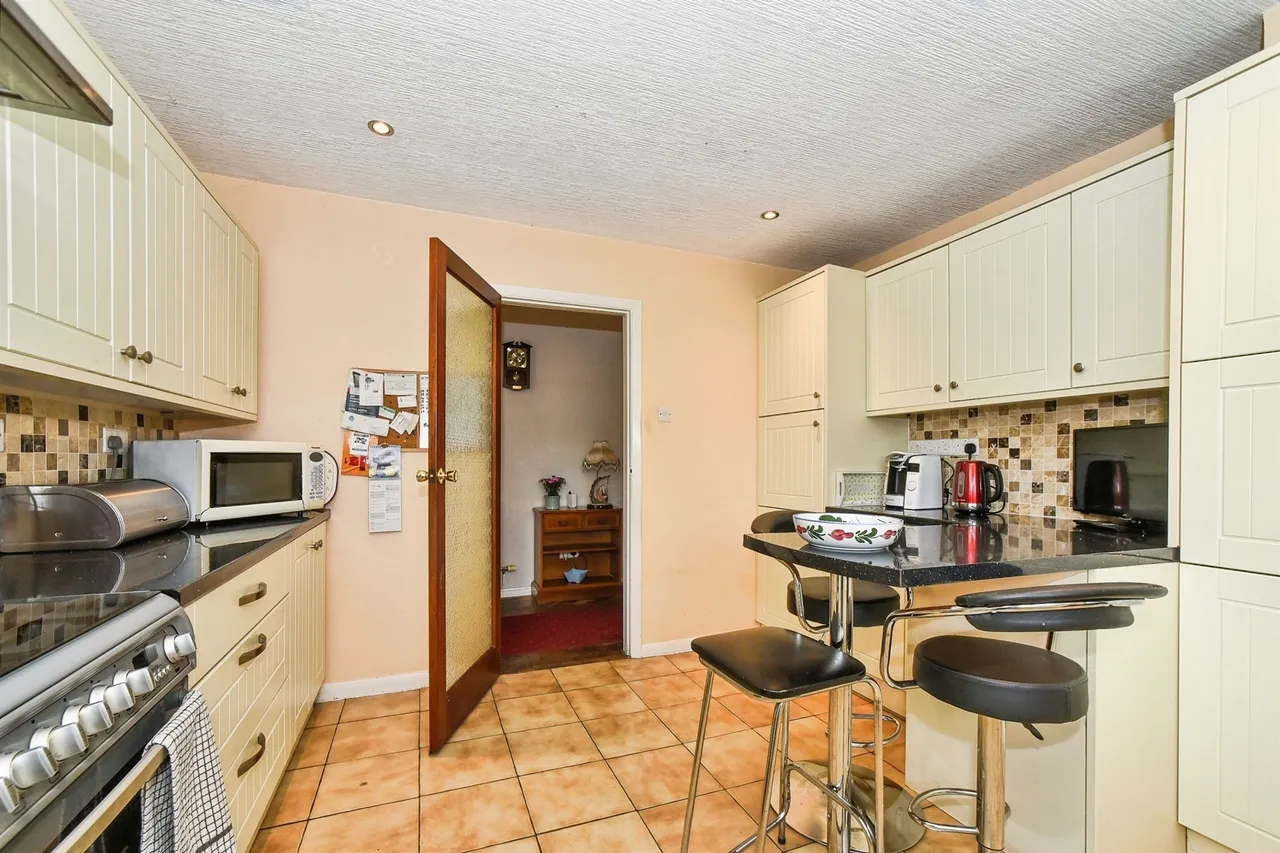 Belmont Close, Swindon, SN3, photo 5