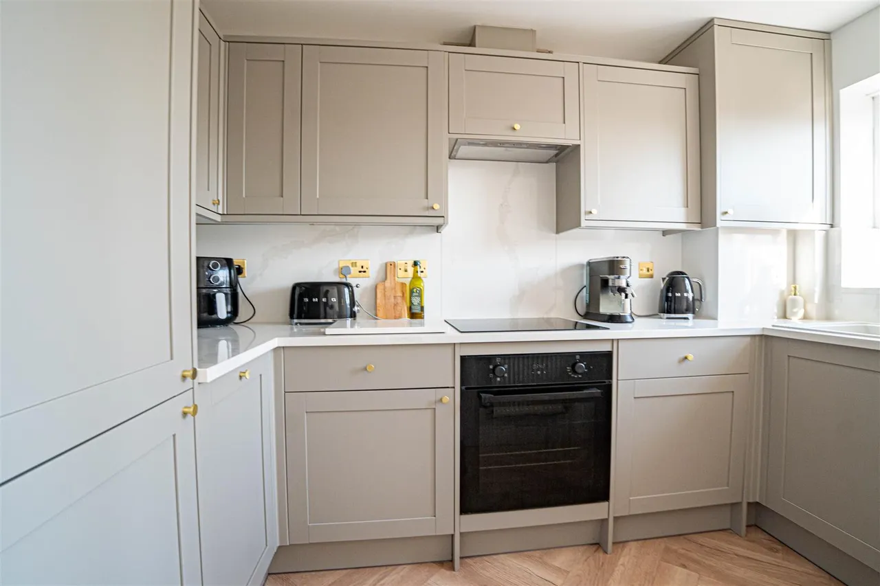 Lydd Close, St. Leonards-On-Sea, photo 15