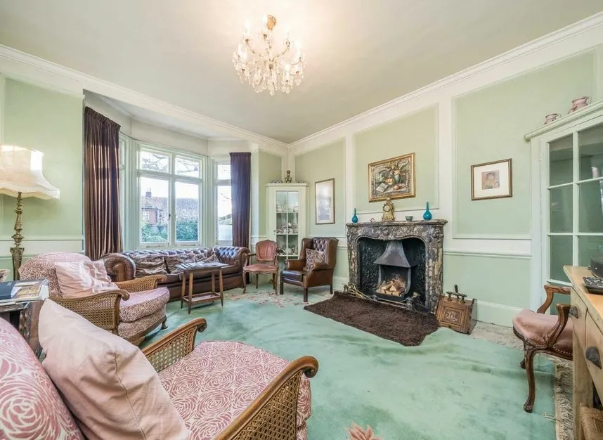 St. Johns Road, East Molesey, KT8, photo 2