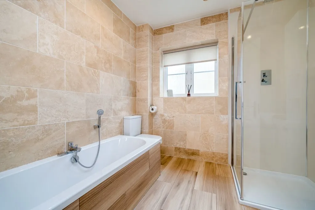 Lumb Hall Way, Drighlington BD11 1LL, photo 16