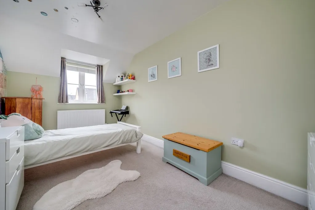 Lumb Hall Way, Drighlington BD11 1LL, photo 13