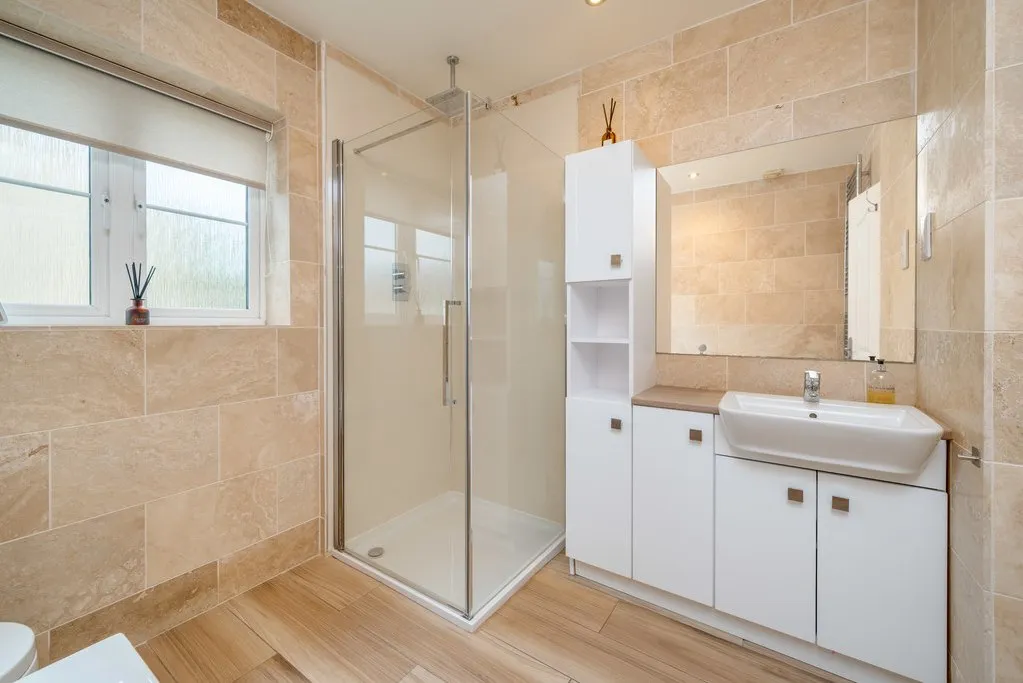Lumb Hall Way, Drighlington BD11 1LL, photo 15