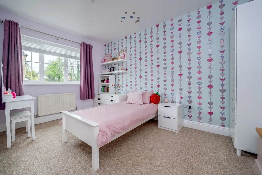 Lumb Hall Way, Drighlington BD11 1LL, photo 12