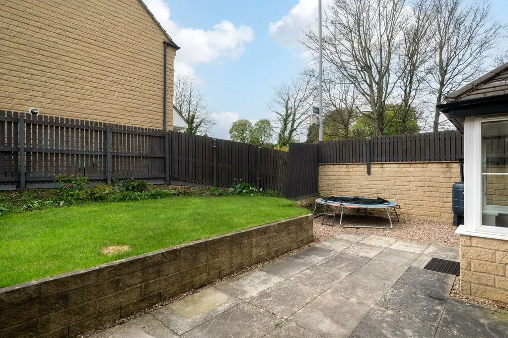 Lumb Hall Way, Drighlington BD11 1LL, photo 18