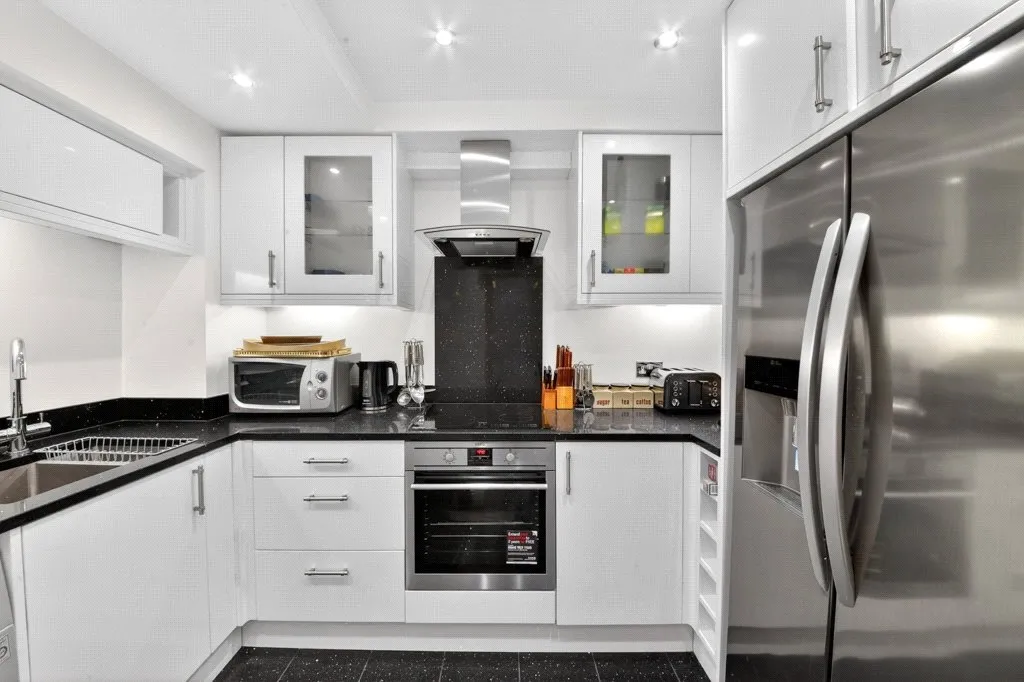 Piccadilly, Westminster, W1J, photo 12