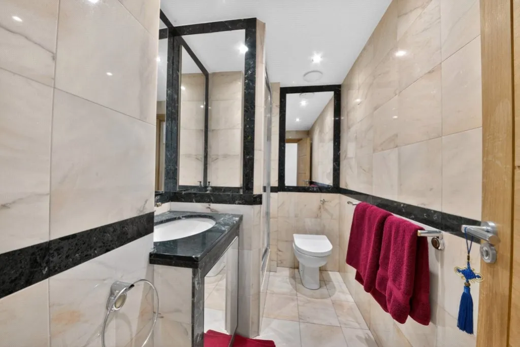 Piccadilly, Westminster, W1J, photo 13
