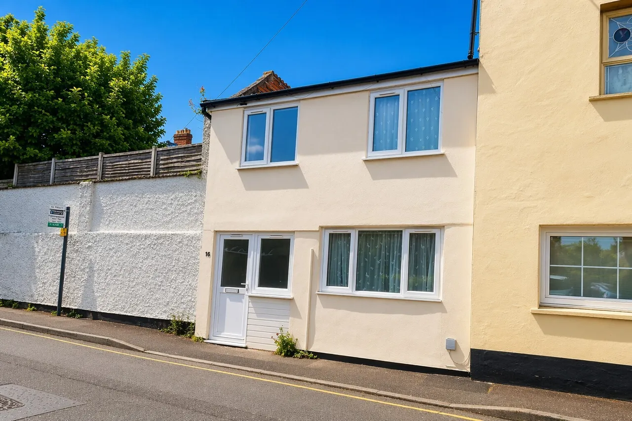 2 bed house for sale — Burton Place, Taunton