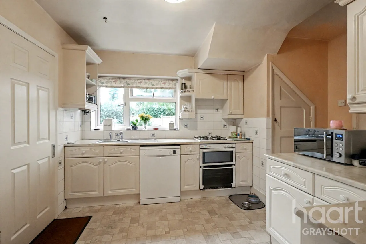 Tyndalls, Hindhead, GU26, photo 4