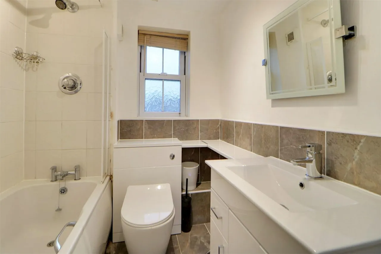 Kings Avenue, Ely, CB7, photo 8