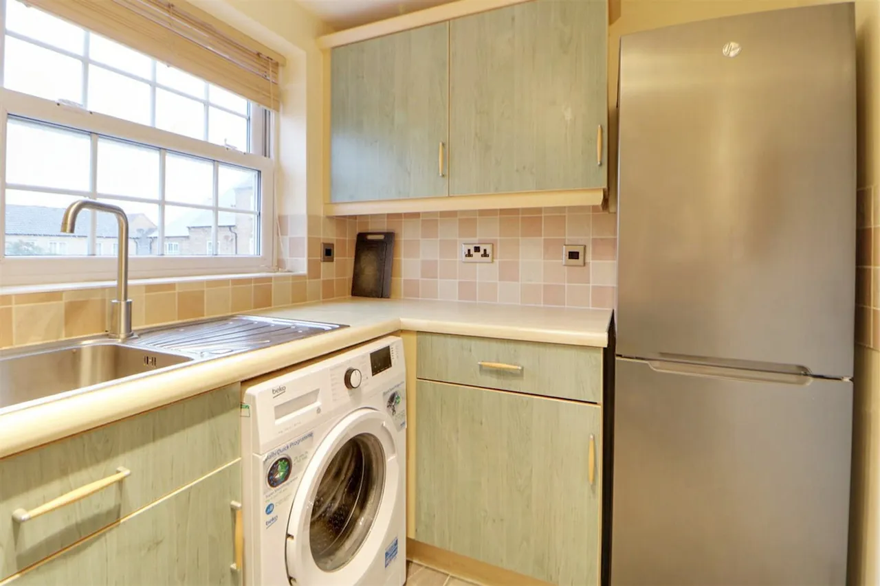 Kings Avenue, Ely, CB7, photo 7