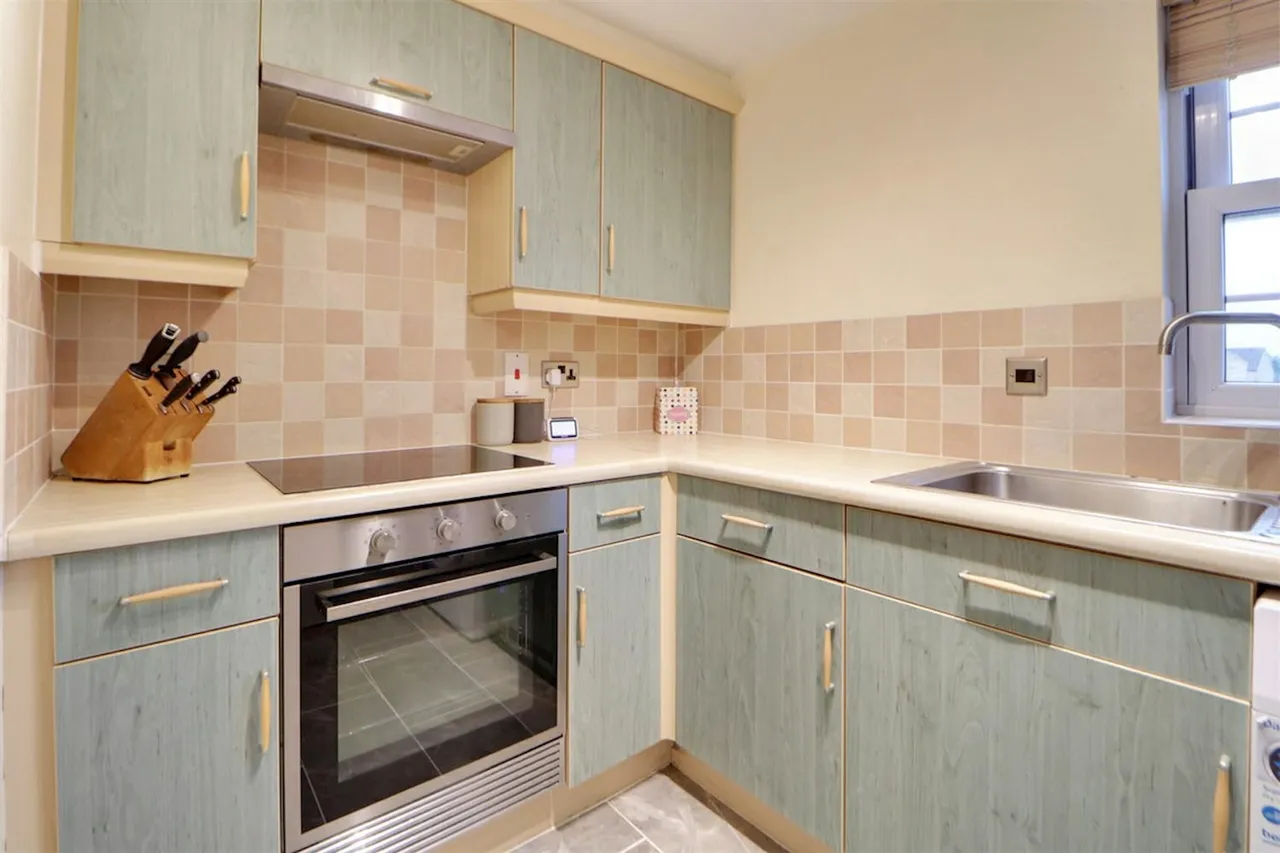 Kings Avenue, Ely, CB7, photo 2