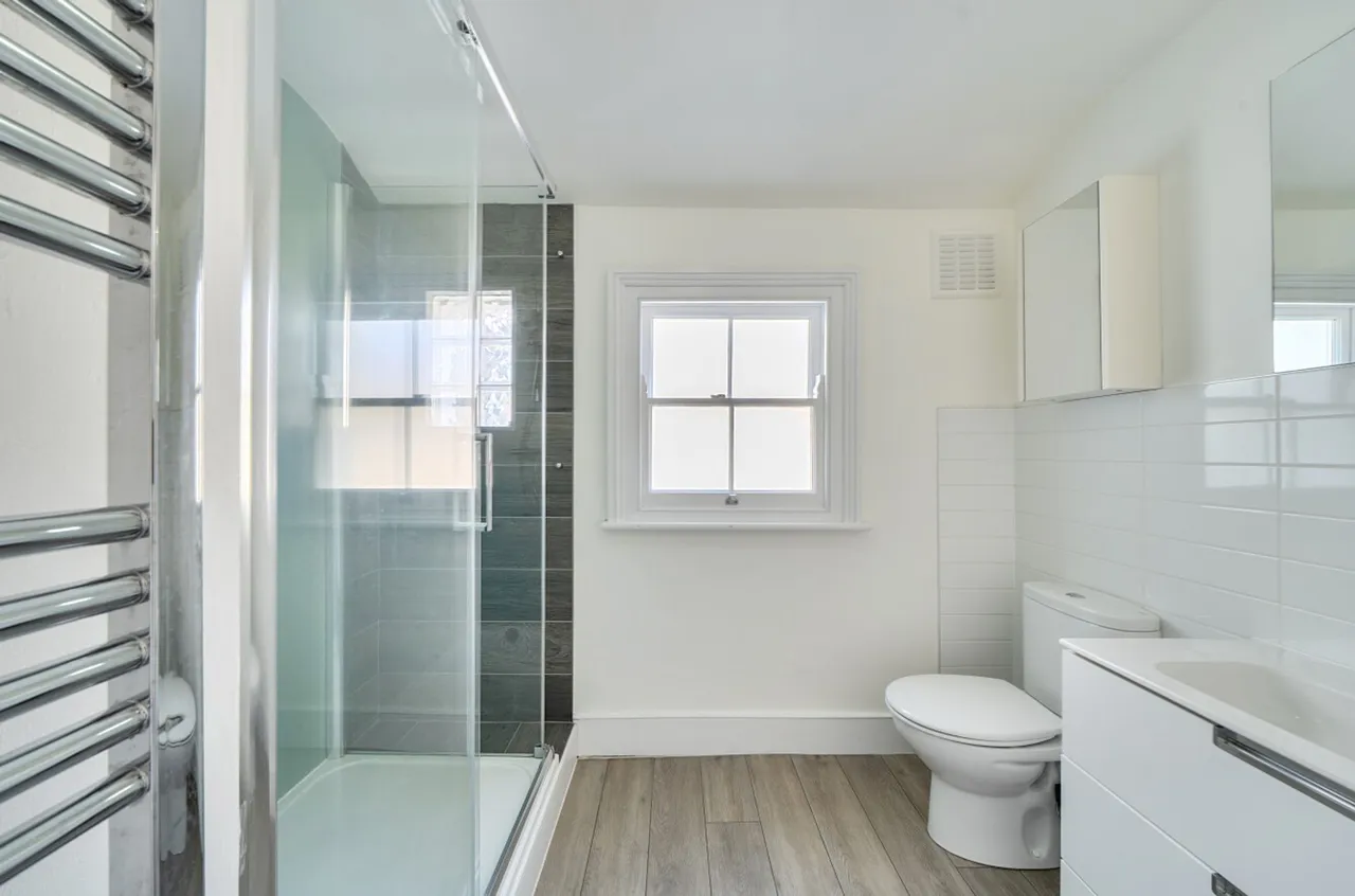 Flat B, 24 Heyford Avenue, London, London, SW8 1ED, photo 6