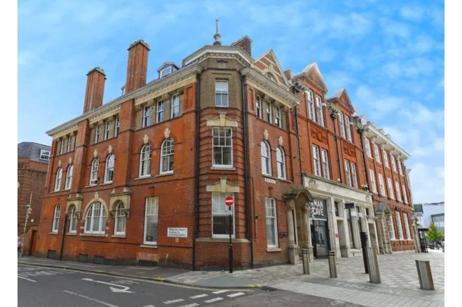 2 bed flat for sale — High Street, Chelmsford