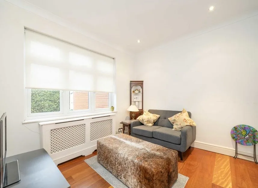 Clarendon Gardens, Wembley, HA9, photo 5