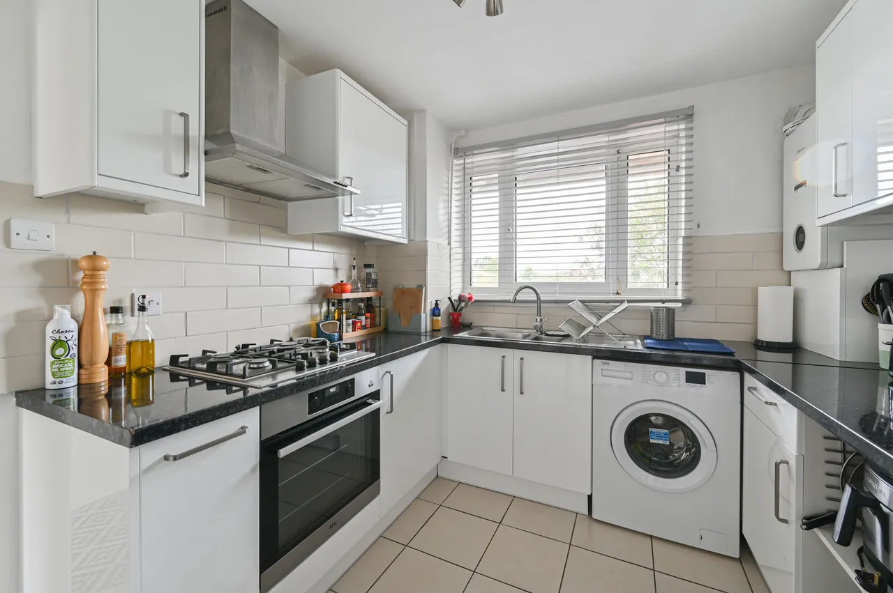 Flat 32, Mainwaring Court, Armfield Crescent, Mitcham, photo 6
