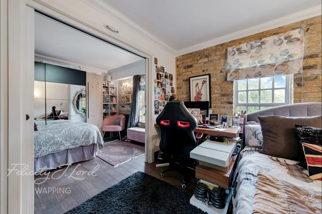 St Katharines Way, London, E1W, photo 12