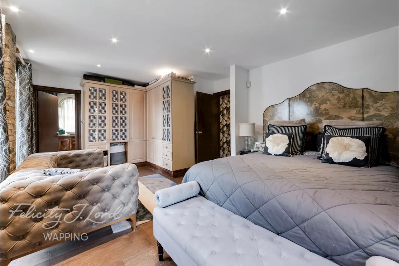 St Katharines Way, London, E1W, photo 10