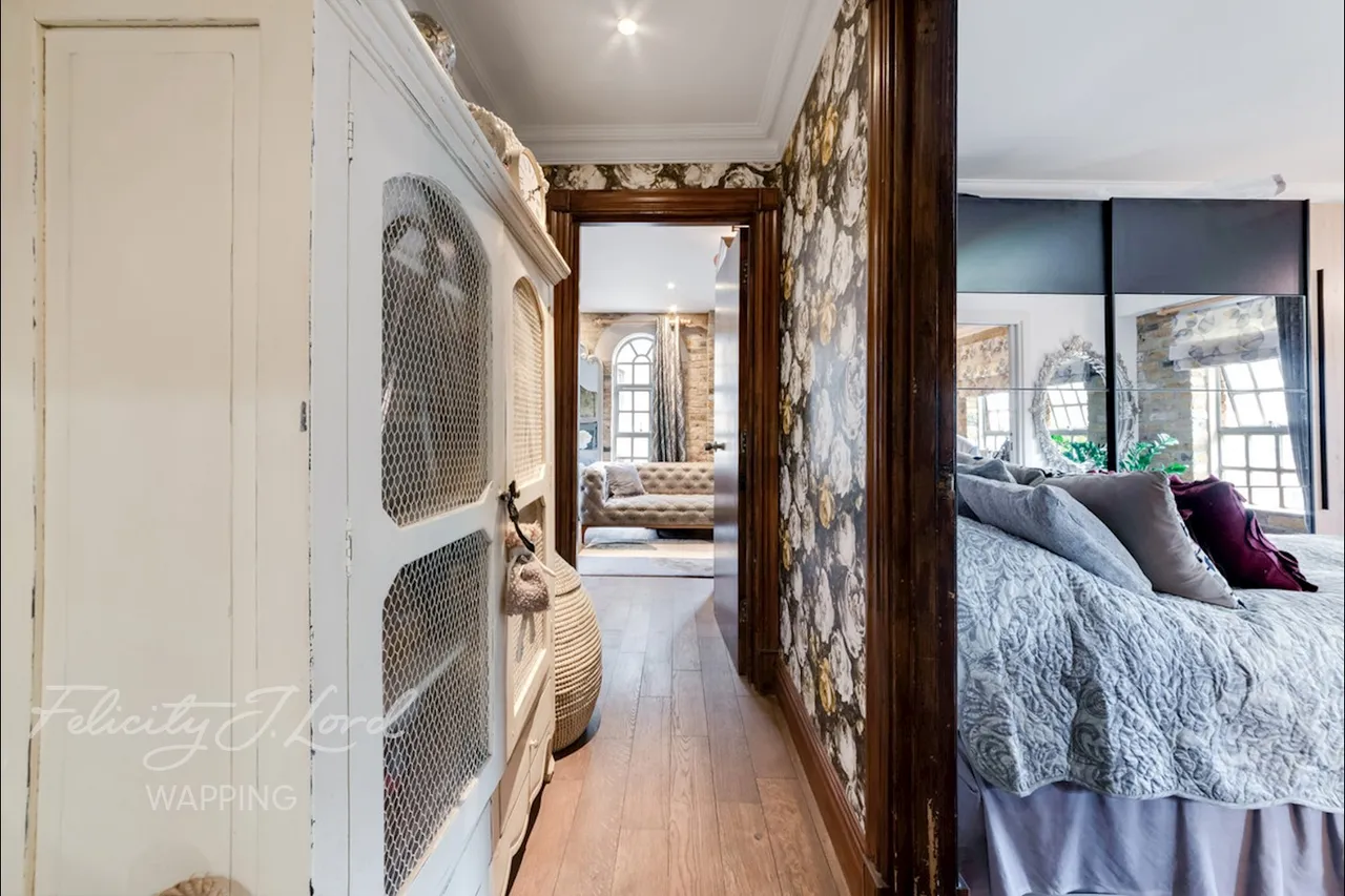 St Katharines Way, London, E1W, photo 14