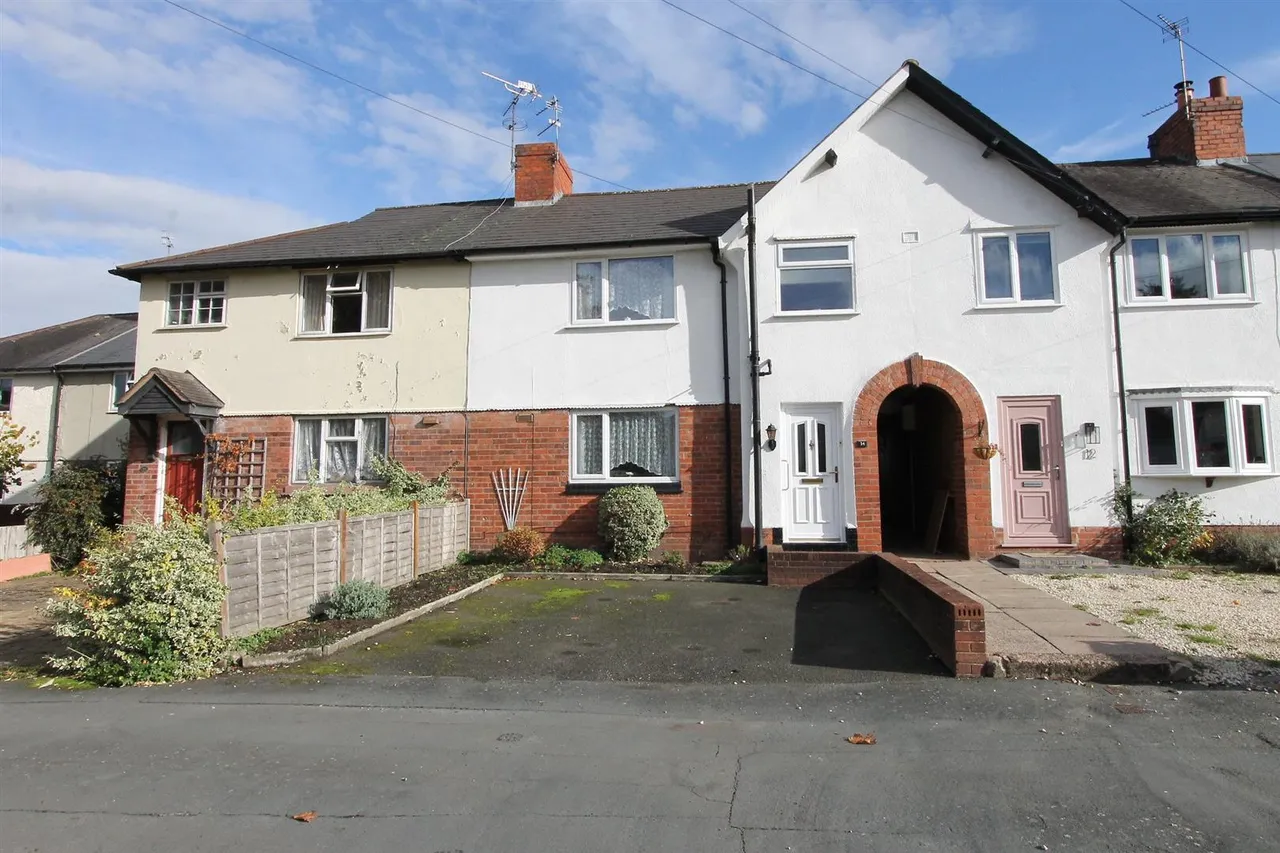2 bed house for sale — Borough Crescent, Stourbridge