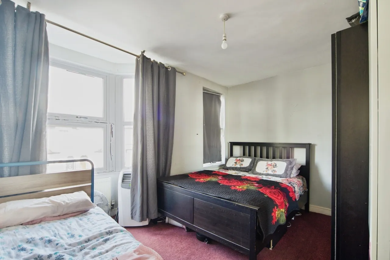 Chingford Road, Walthamstow, E17, photo 4