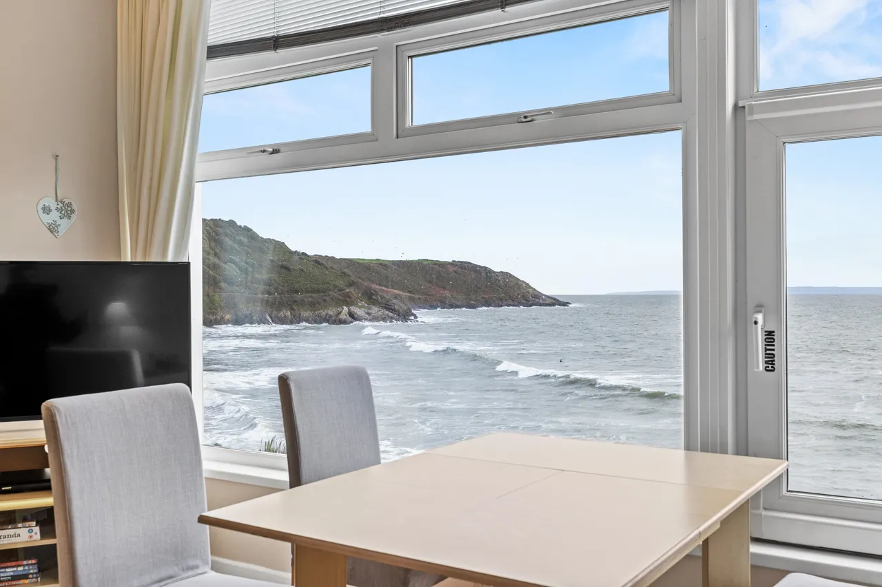 2 bed flat for sale — Redcliffe Apartments, Swansea, SA3