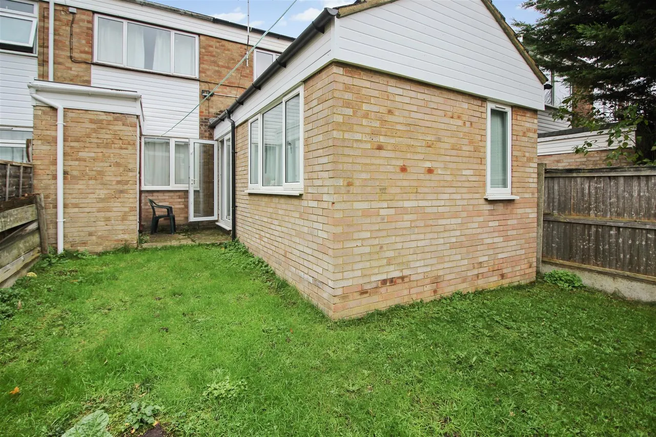 4 bed house to rent, Downs Road, Canterbury, CT2