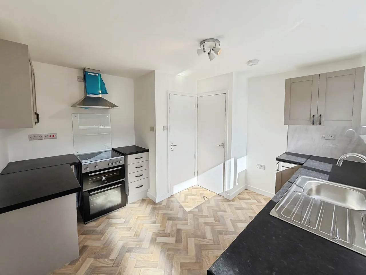 2 bed house to rent — Park Terrace, Dogsthorpe, Peterborough, PE1