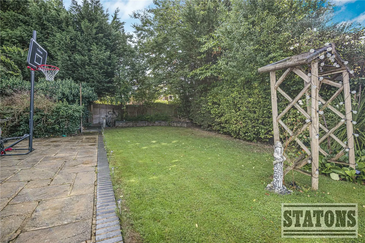 South Lodge Drive, London, N14 4XH, photo 15