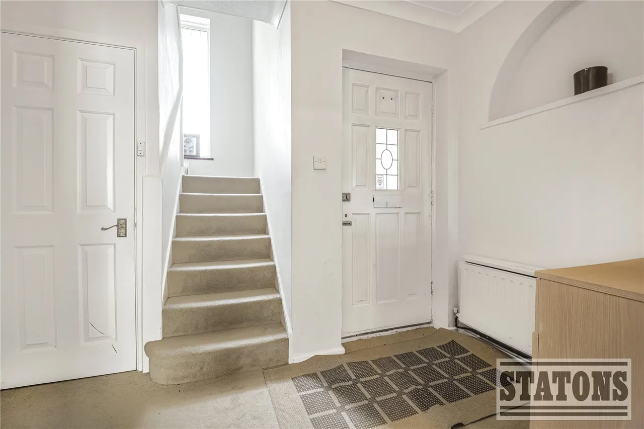 South Lodge Drive, London, N14 4XH, photo 2