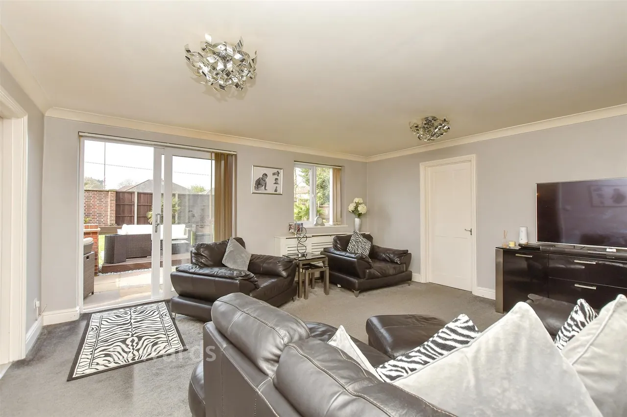 Howells Close, West Kingsdown, TN15, photo 3