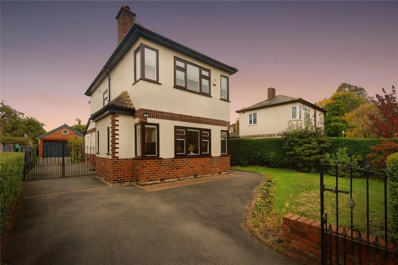 3 bed house for sale — Delaunays Road, Sale, Greater Manchester, M33