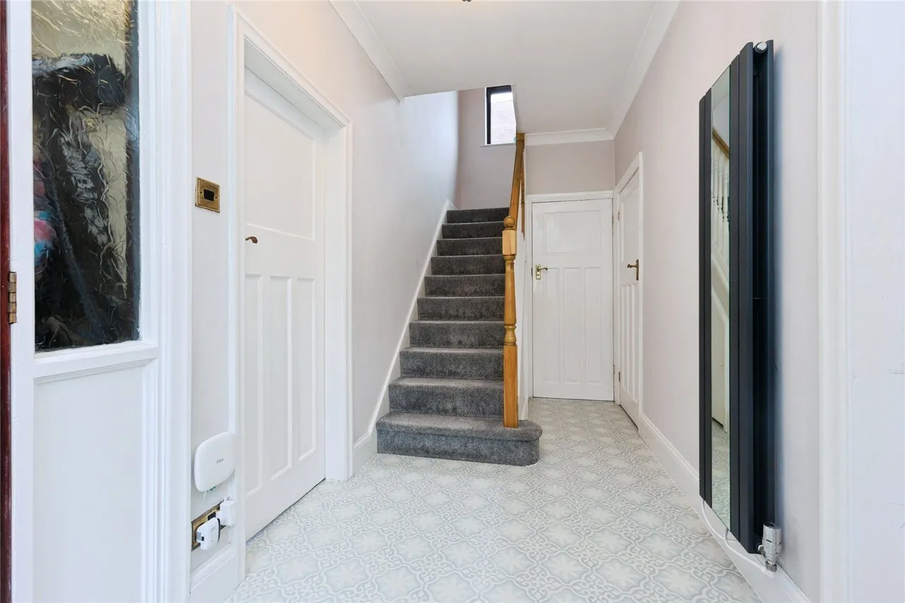 Delaunays Road, Sale, Greater Manchester, M33, photo 4