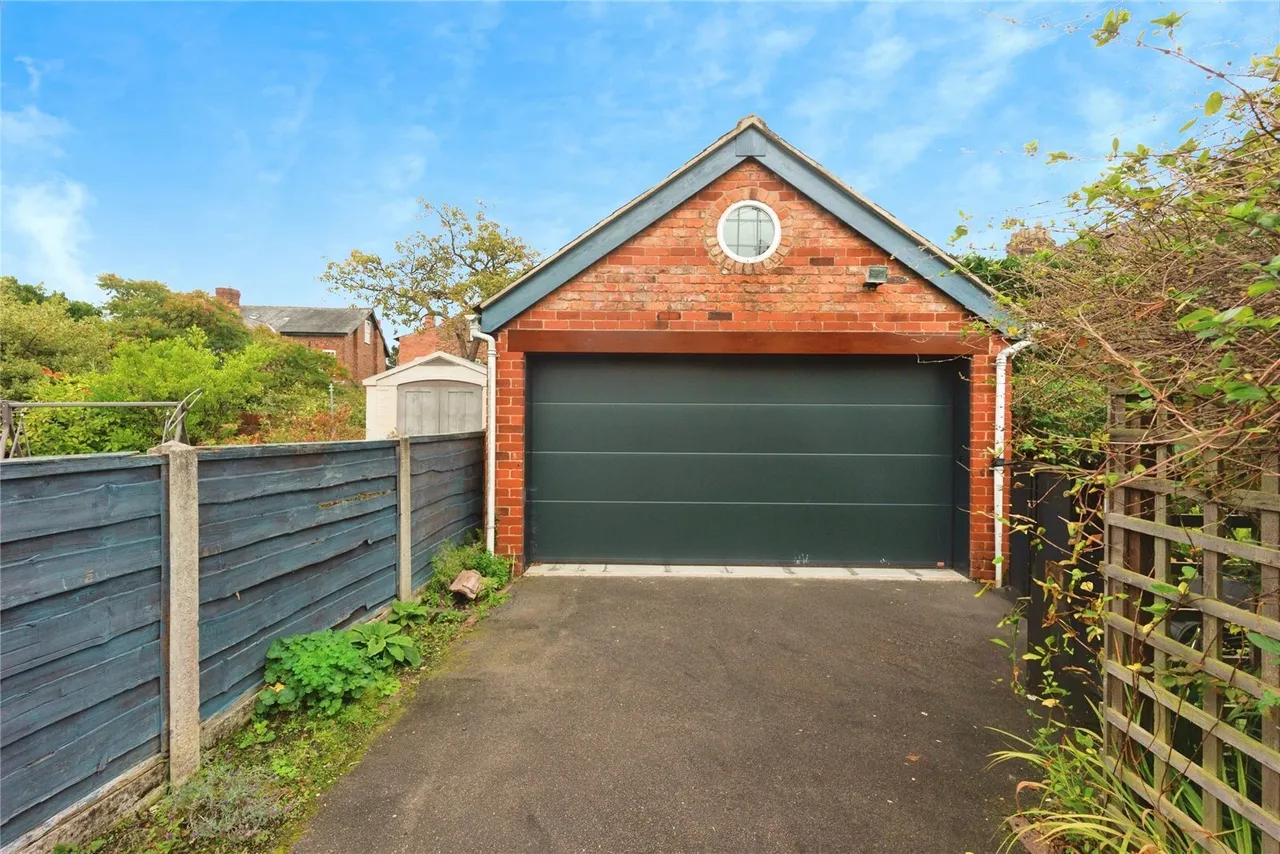 Delaunays Road, Sale, Greater Manchester, M33, photo 16