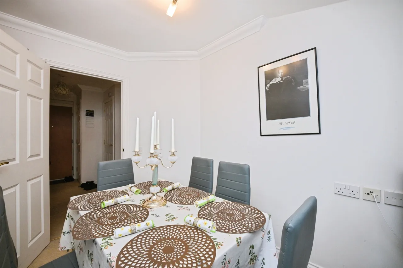 Esdaile Lane, Hoddesdon, photo 6